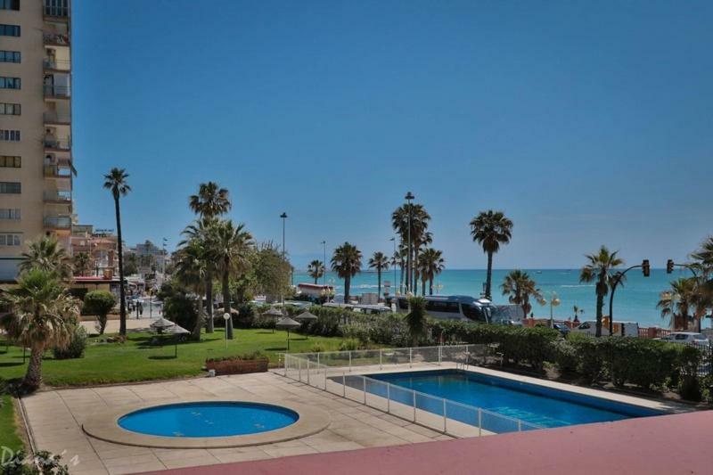 Estudio Frente Al Mar Apartment Benalmadena Exterior photo